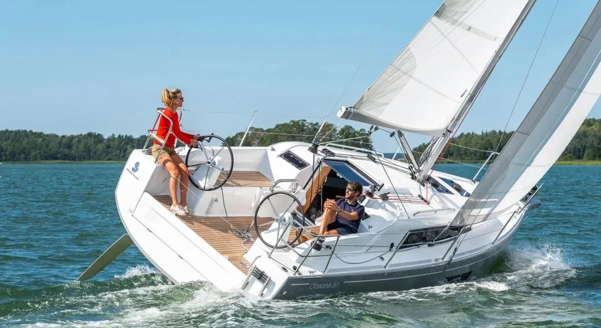 World-Favorite Sailing Yachts: Top Brands & Signature Models (Guide)