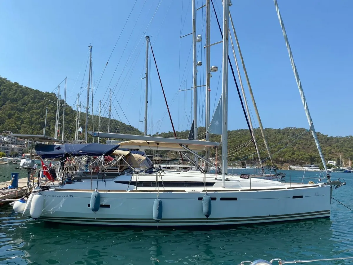 charter sailboat gocek