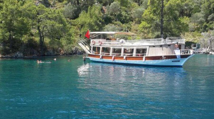 Falcon Günlük Gezi Teknesi