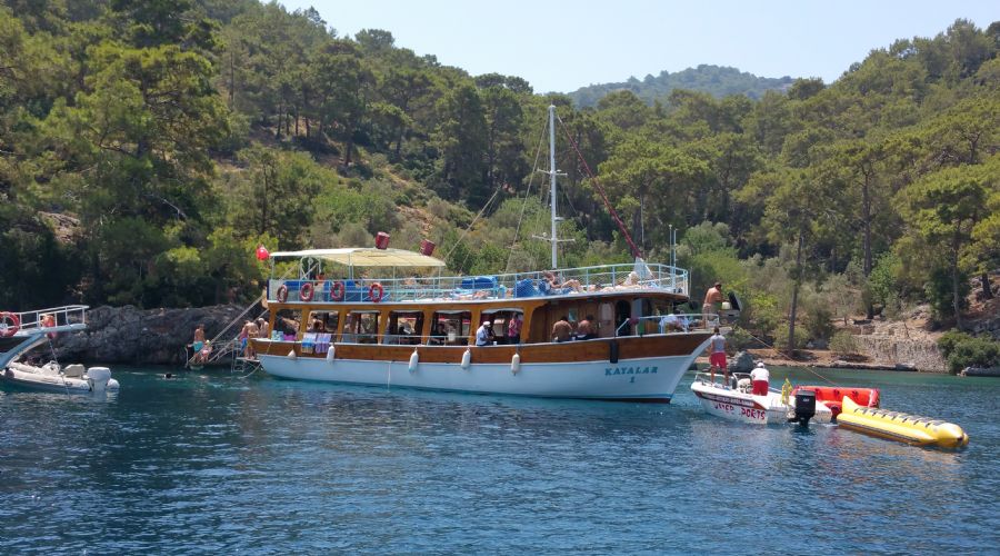 Kayalar Günlük Gezi Teknesi