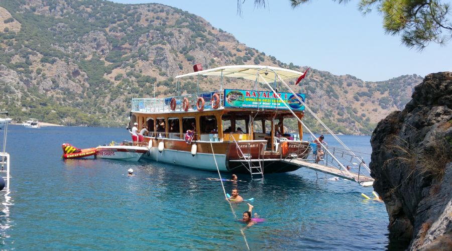 Kayalar Günlük Gezi Teknesi