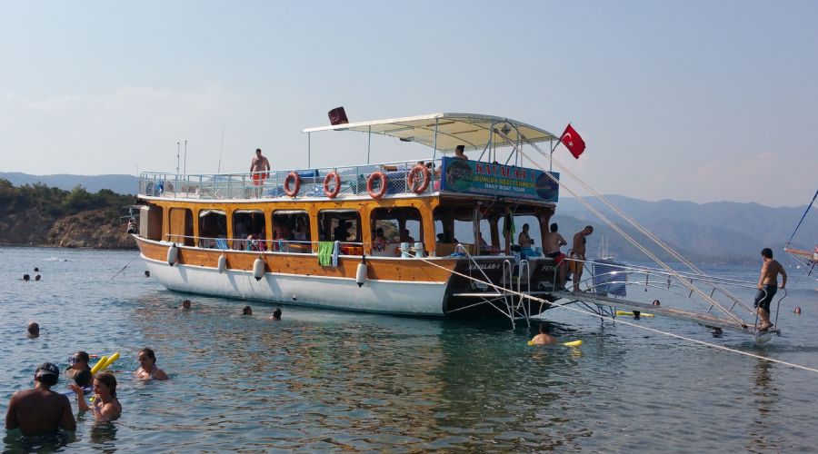 Kayalar Günlük Gezi Teknesi
