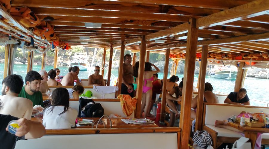 Kayalar Günlük Gezi Teknesi