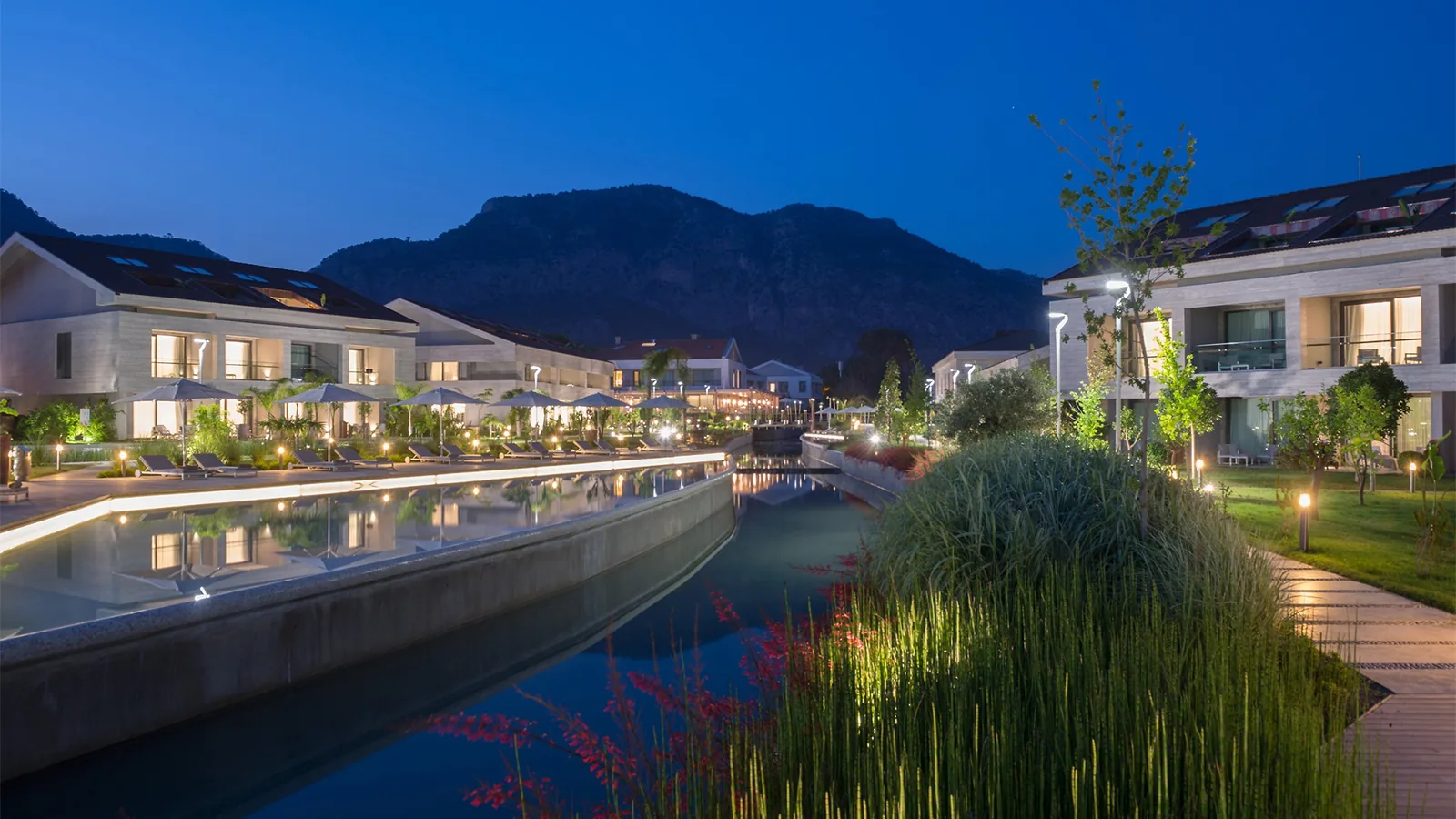 D-Resort Göcek'in özel plajı, havuzları ve lüks odaları. Eşsiz Göcek manzarası ve premium hizmetleriyle öne çıkan, seçkin bir tatil deneyimi.