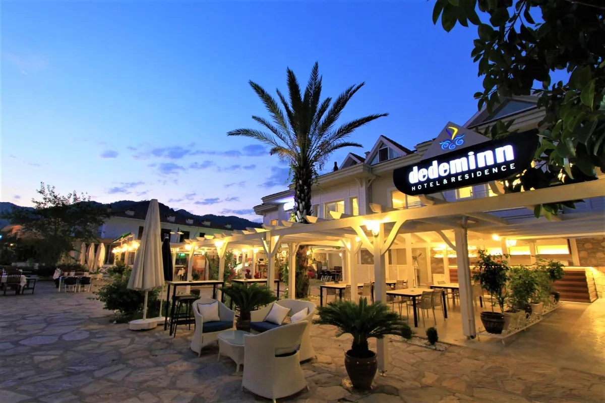 Dedeminn Marina Hotel