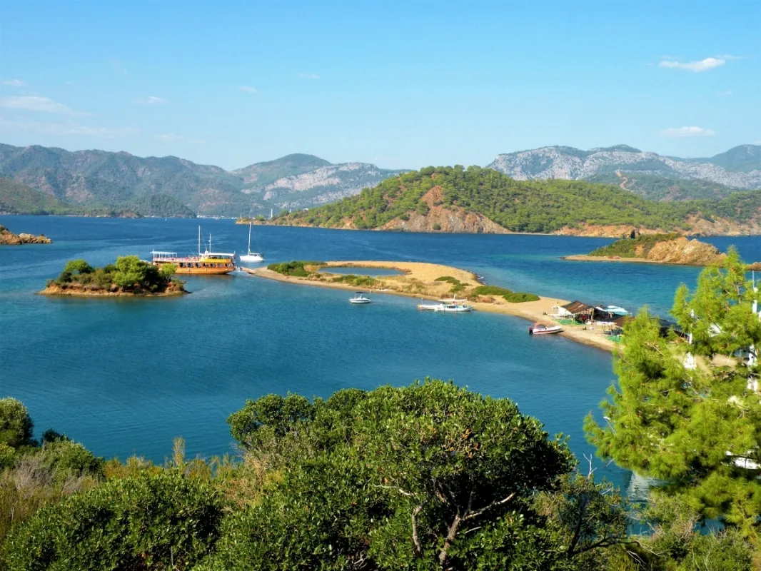 Yassıca Bays